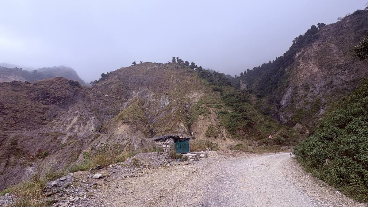 Hill road through the Binhar hills on the way to Matogi Shiva Temple